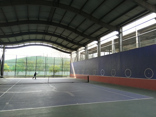 A区—风雨网球场